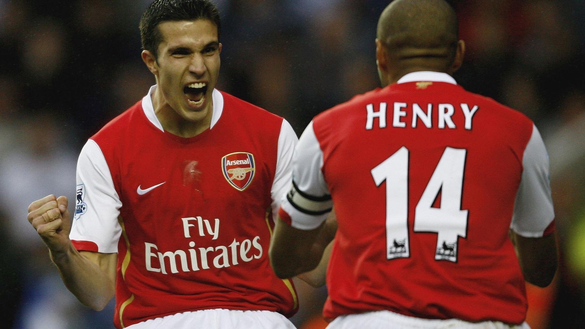 足球广播栏目新增球员访谈专栏，足球播音员叫啥